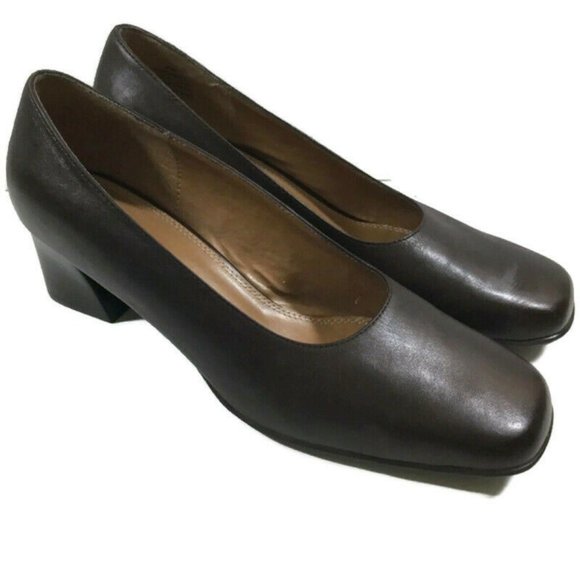 naturalizer chunky heel